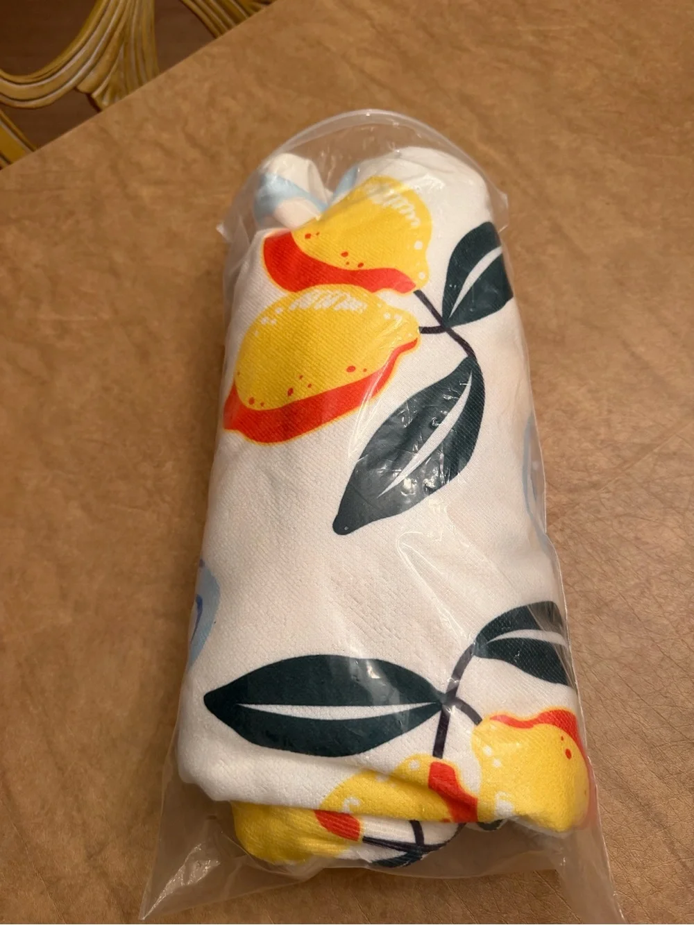 56” Round lemon/ Bow Print Fringe Beach Towel/ Blanket - NWOT